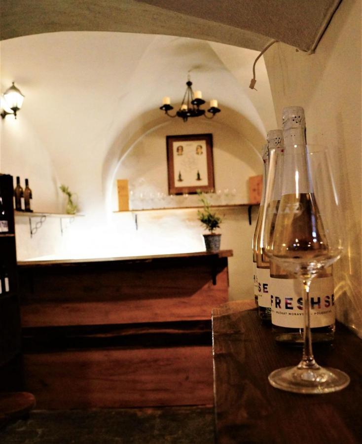 Olivea Penzion & Wine Mikulov Hotel Екстериор снимка